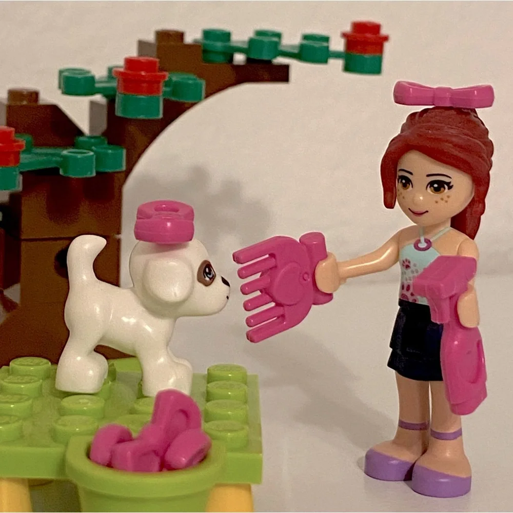LEGO Friends #3934 Mia’s Puppy House 2012 Retired Set (Pre-Owned)